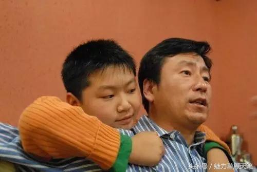 白岩松家庭生活照,白岩松好男人是女人培养的