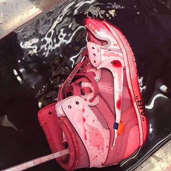 球鞋不小心沾了502,球鞋不小心染色了应该怎么办