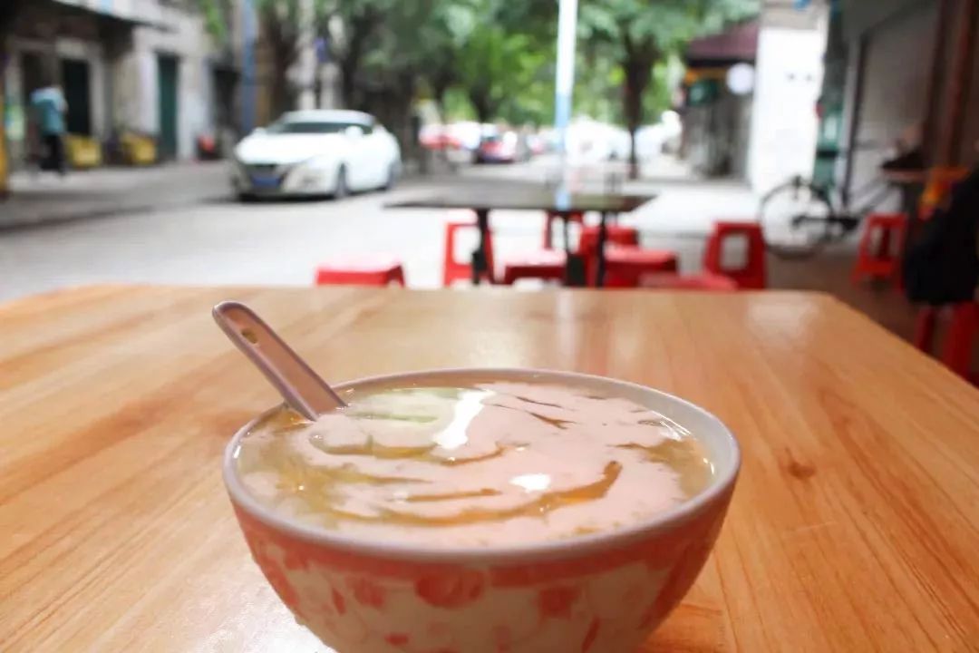 真羡慕，住系育才街的花都人，可以从街头食到街尾