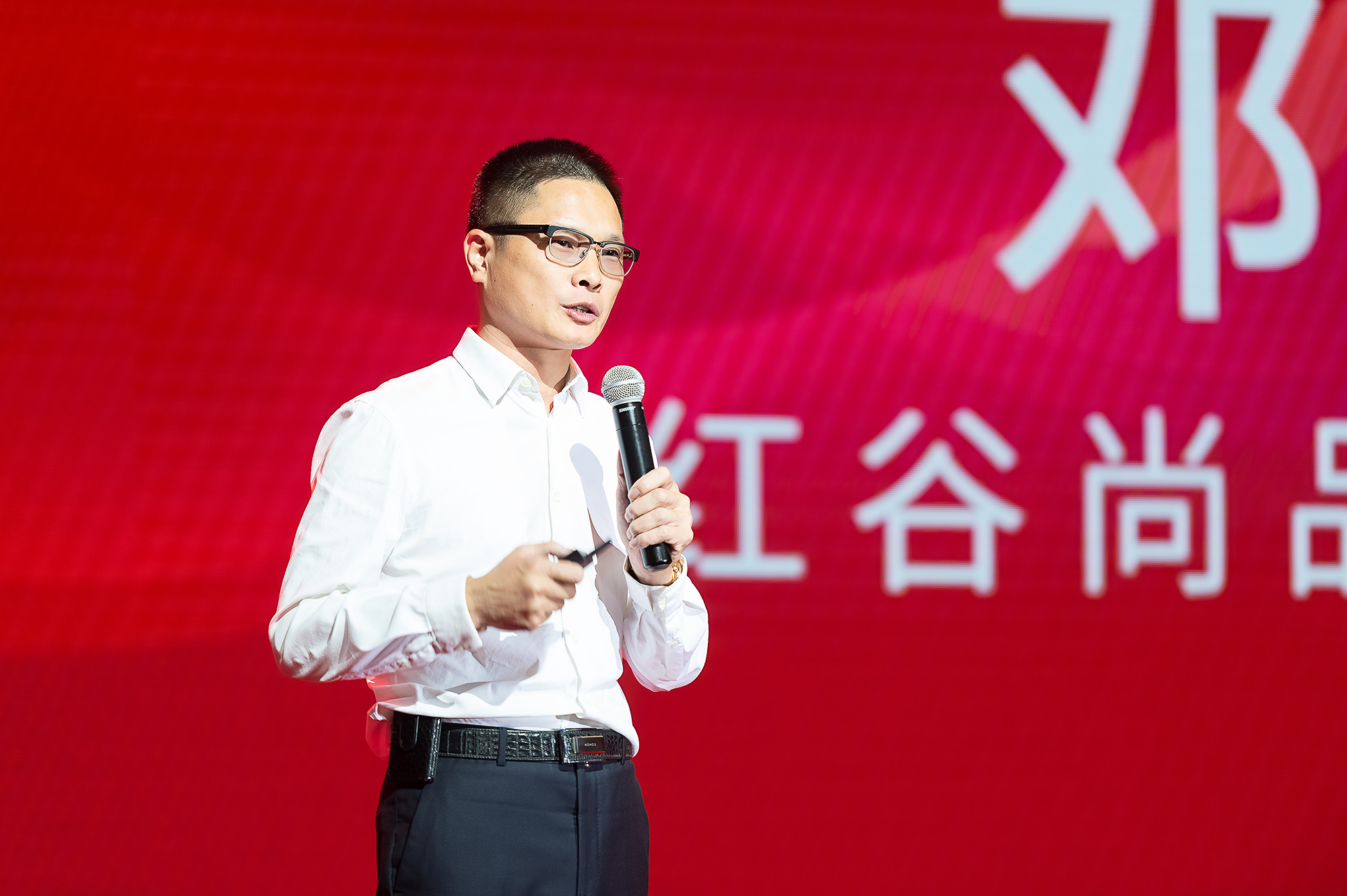 富顺红谷皮具生产车间视频,富顺红谷皮具工厂什么时候做活动