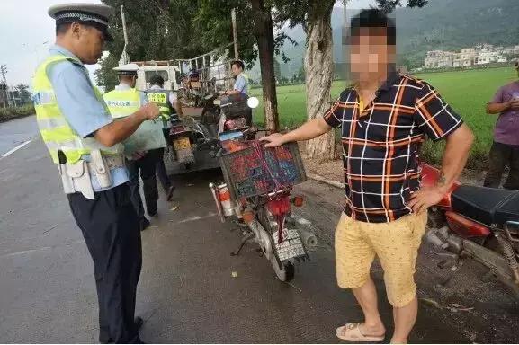 开车忘带驾驶证怎么处罚,开车忘拿驾驶证交警怎么处理