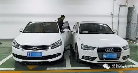 开门碰到隔壁车门磕掉一点漆,车门边缘开门碰掉漆怎么修复