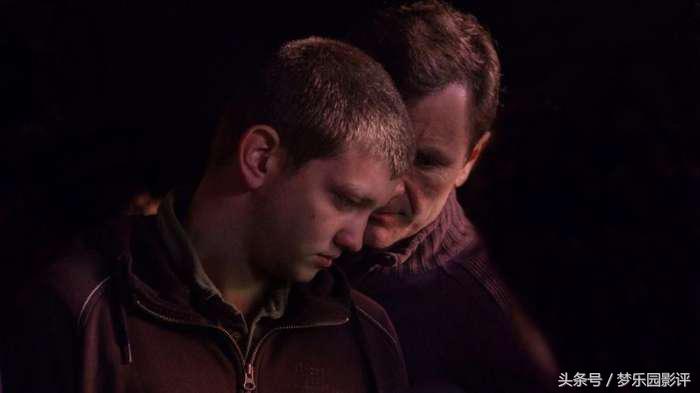 不是与神同行，而是《与神同行的少年》