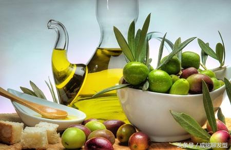 头发干枯毛躁怎么变得柔顺丝滑,头发干枯毛躁怎么变得柔顺光滑图