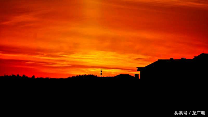 傍晚在海上看一场绝美晚霞,在海上看一场绝美晚霞