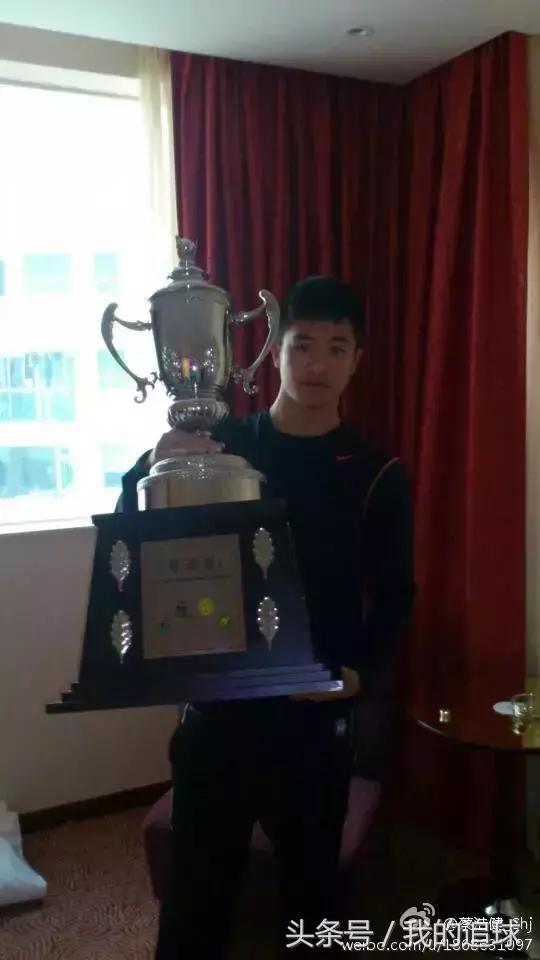 边读研，边踢中超，这个年轻人要逆天！