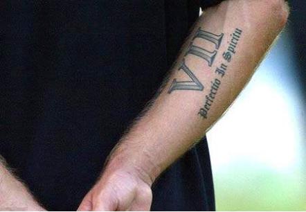 贝克汉姆的身上纹,贝克汉姆是什么时候纹身的