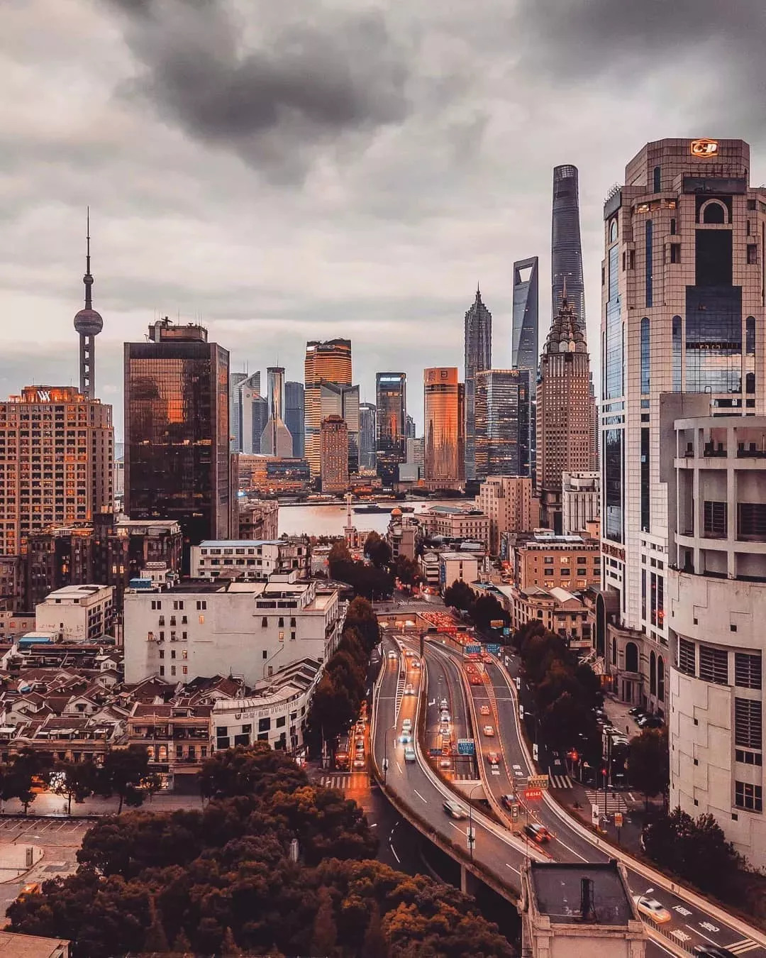 上海最新航拍震撼视频,外媒上海夜景被震撼视频