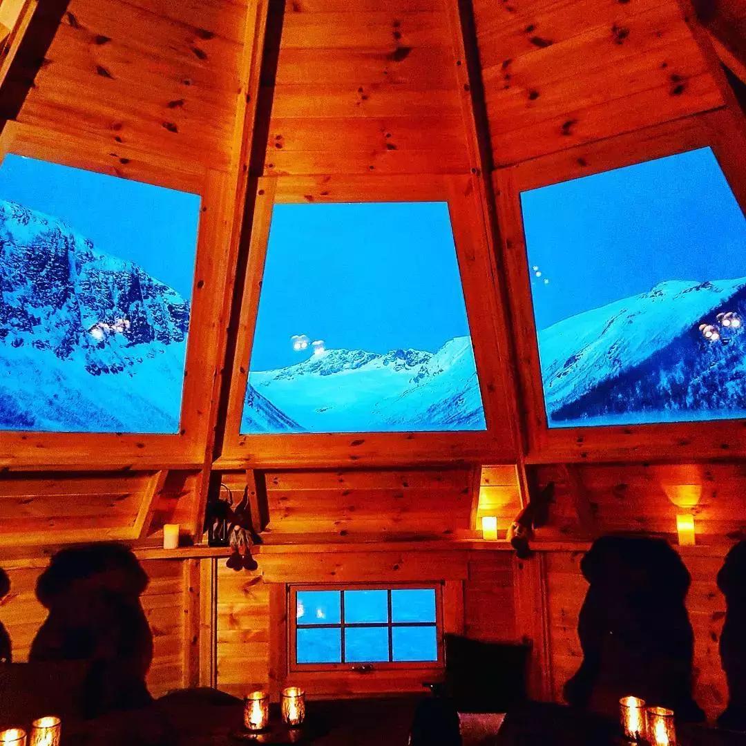 小木屋，玻璃顶，火山温泉，住这些酒店，get最cool极光姿势