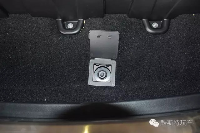 福特锐界换轮胎推荐,福特锐界轮胎更换工具视频