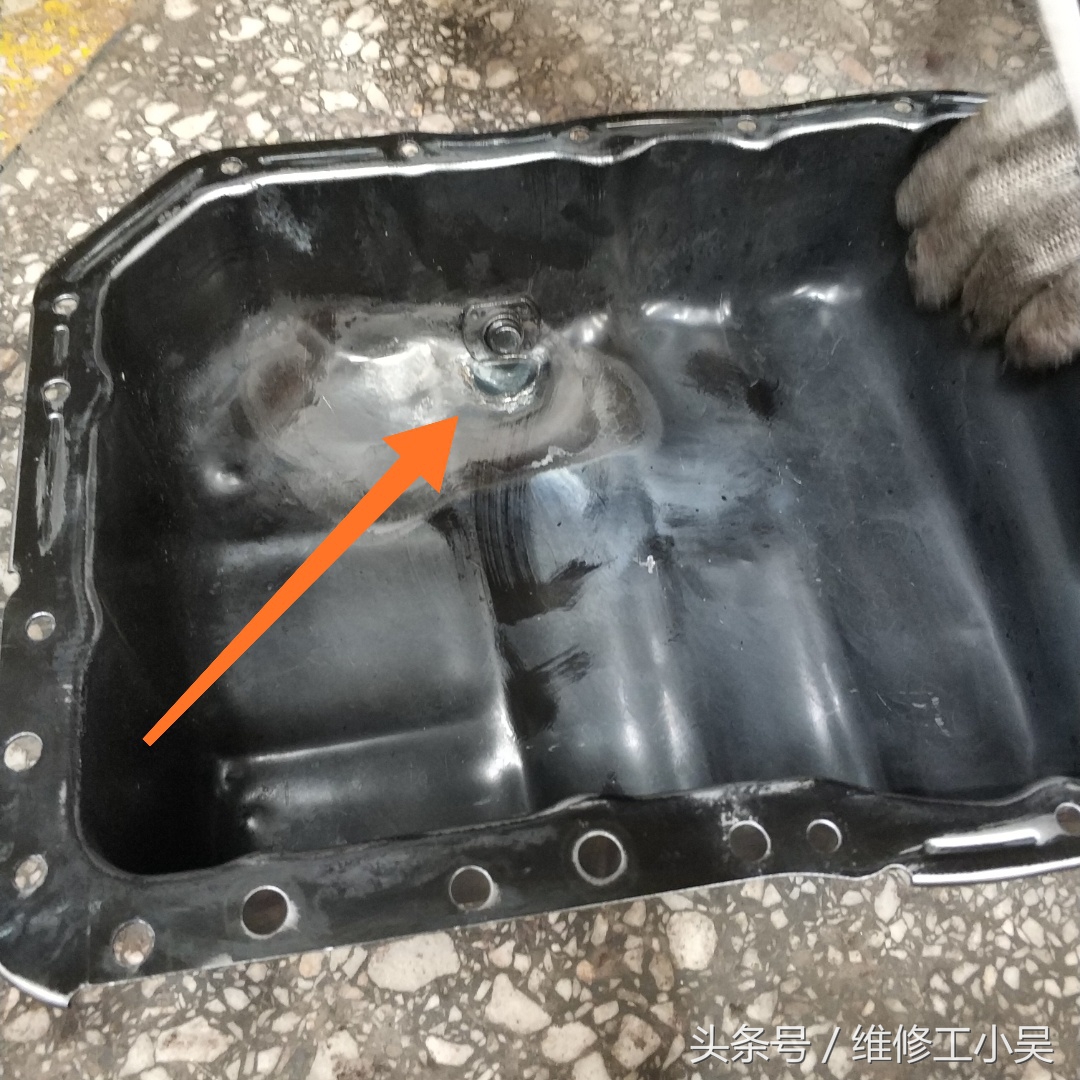 发动机油底壳磕碰了需要更换吗,宝马b48油底壳漏油要换油底壳吗