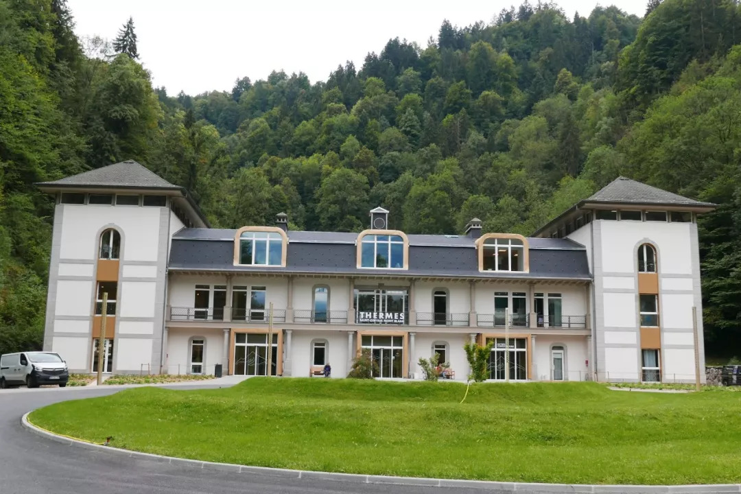 法国“奇愈”｜只需一晚就能治愈痘印的地方，你想去吗？