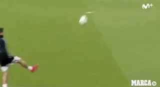 梅西儿子喜欢足球吗,梅西头号迷弟迷你罗