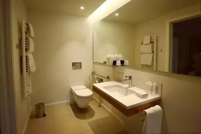 生活在别处完整版歌曲,生活在别处完整版