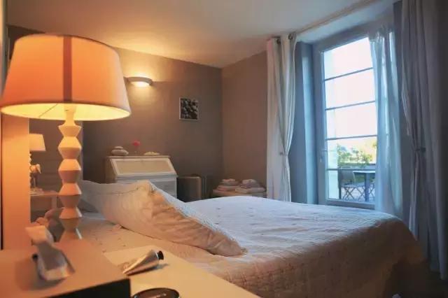 生活在别处完整版歌曲,生活在别处完整版