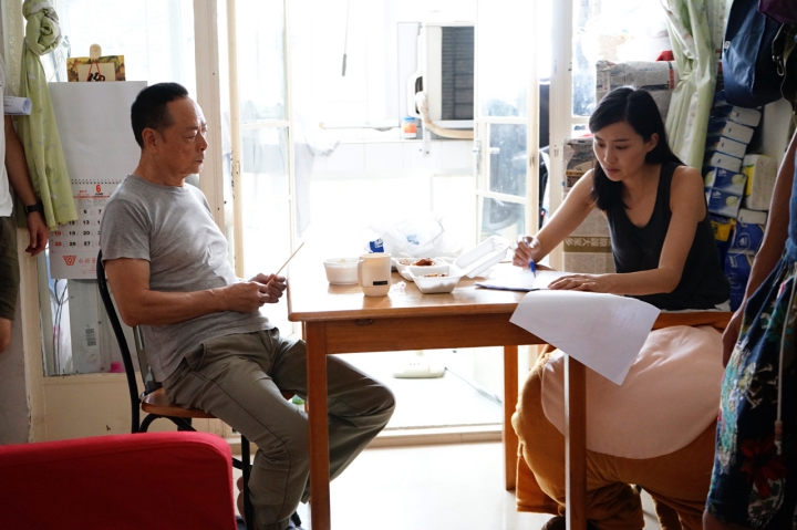 陈法拉扮乞丐完整视频,陈法拉户外照片