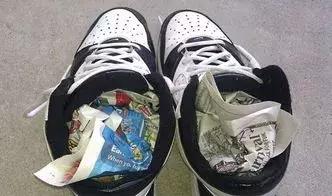 新鞋子后跟磨脚怎么解决,新买的鞋子磨脚一招教你解决