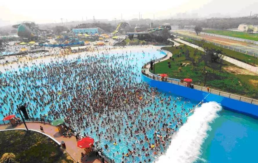 重庆曾经最大的主题乐园“龙门阵”破产了，你们去过么？