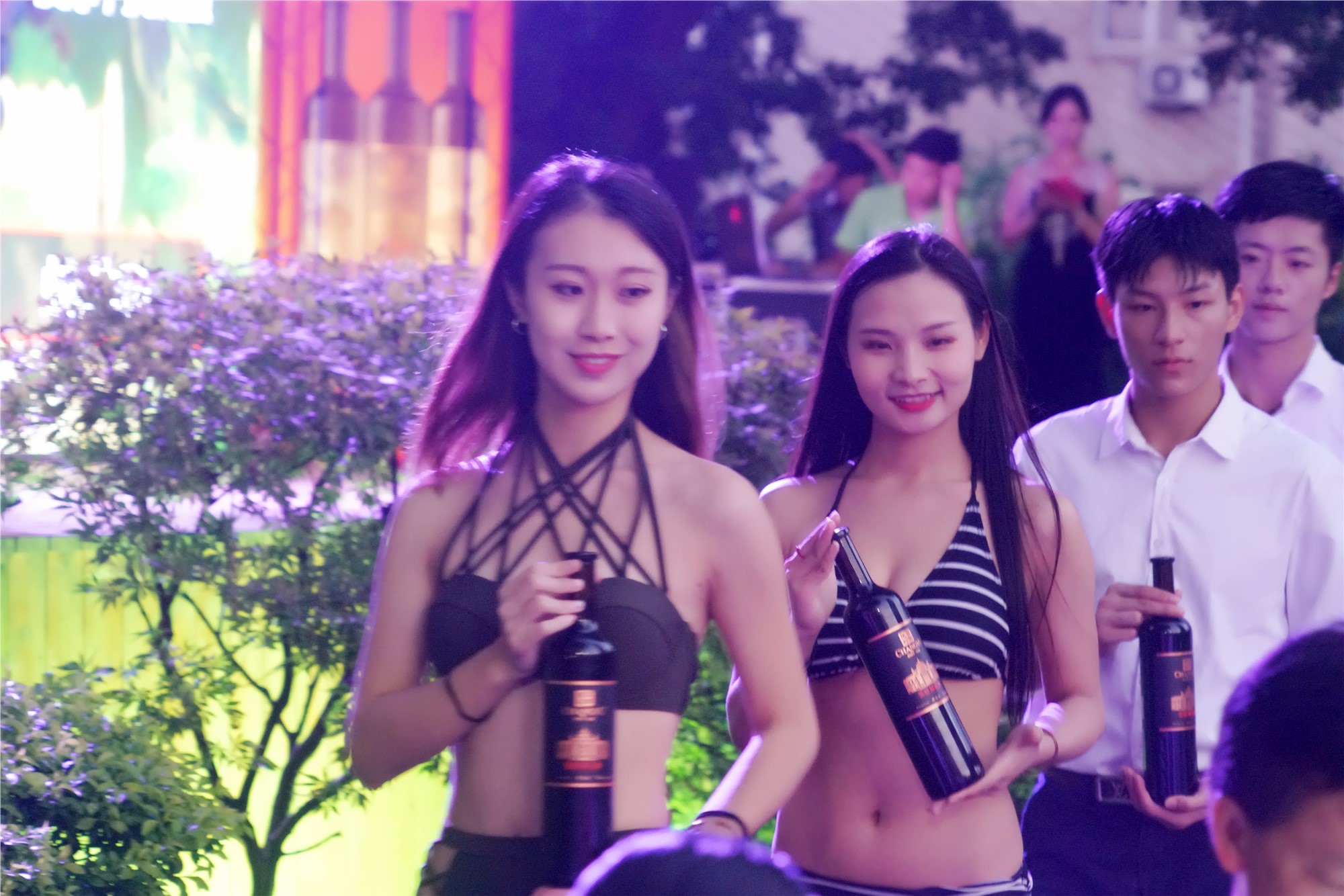 第九代张裕解百纳品鉴会荆州,张裕解百纳干红品酒大师的选择