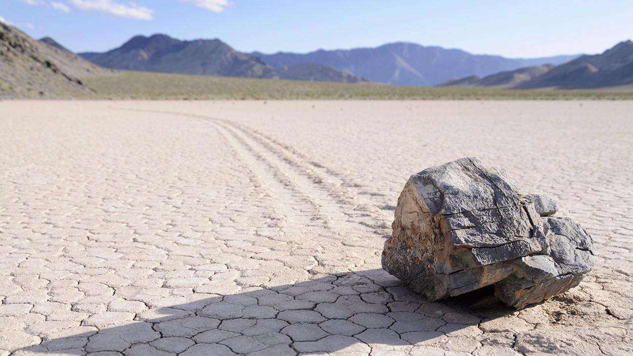 美国死亡谷魔鬼洞现沙漠,美国死亡谷公园图片