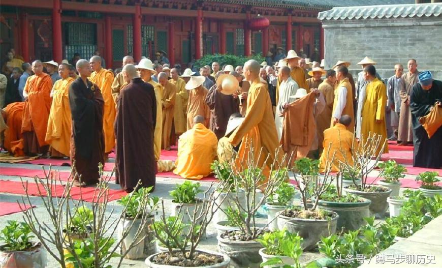 和尚可以还俗7次，尼姑只能还俗1次，敢问世间“情为何物”？