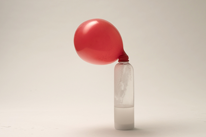 气球对小朋友的好处,适合2-3岁幼儿的科学小实验气球