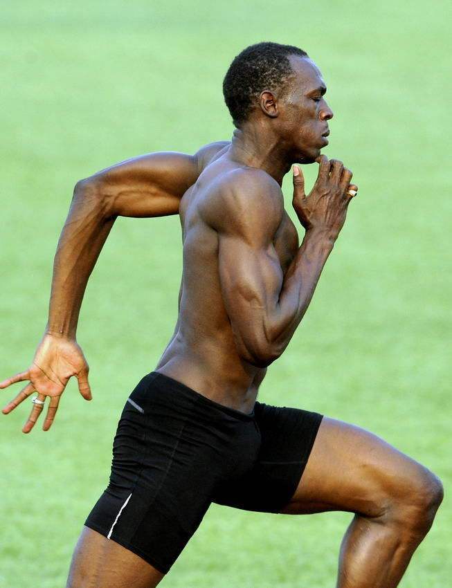 博尔特巅峰期和c罗谁跑最快,世界短跑名将博尔特夺冠合集