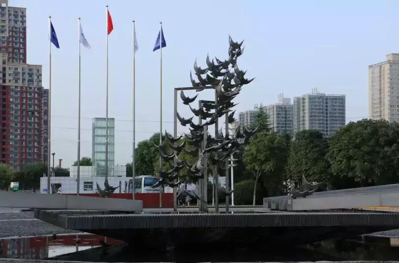 西安各个高校雕塑,高校奇葩雕像