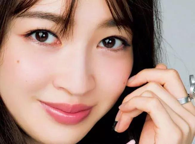 怎么找到适合自己的镜面口红色号,别再盲目追求大牌