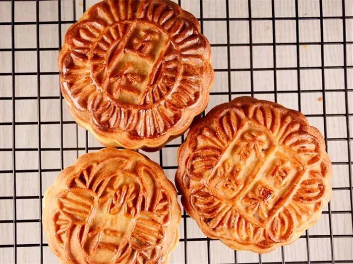 排队3小时，人均200+，卫嘴子说：“我乐意！”