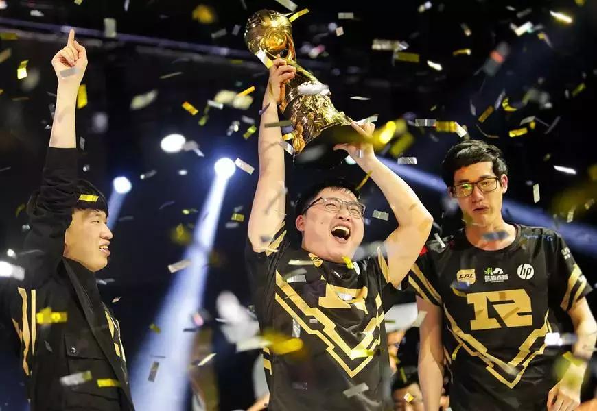 中韩足球失利瞬间,中韩对抗赛绝地求生蓝战非背锅