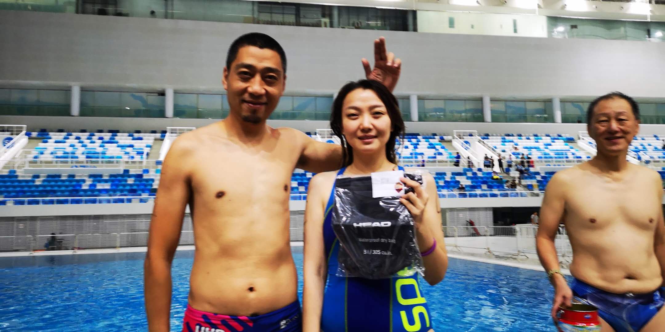 水下橄榄球比赛,女子水下橄榄球