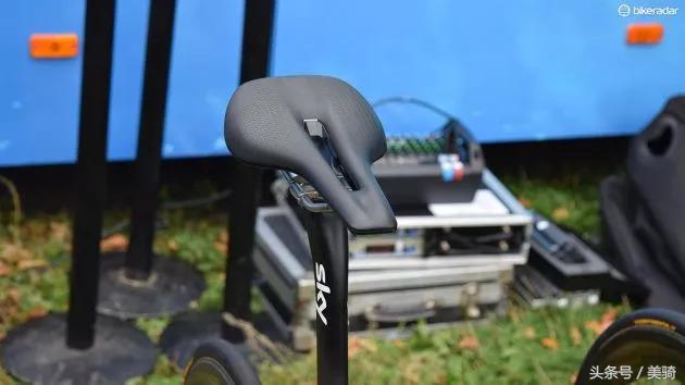 器材盛宴环英国上的车手战车