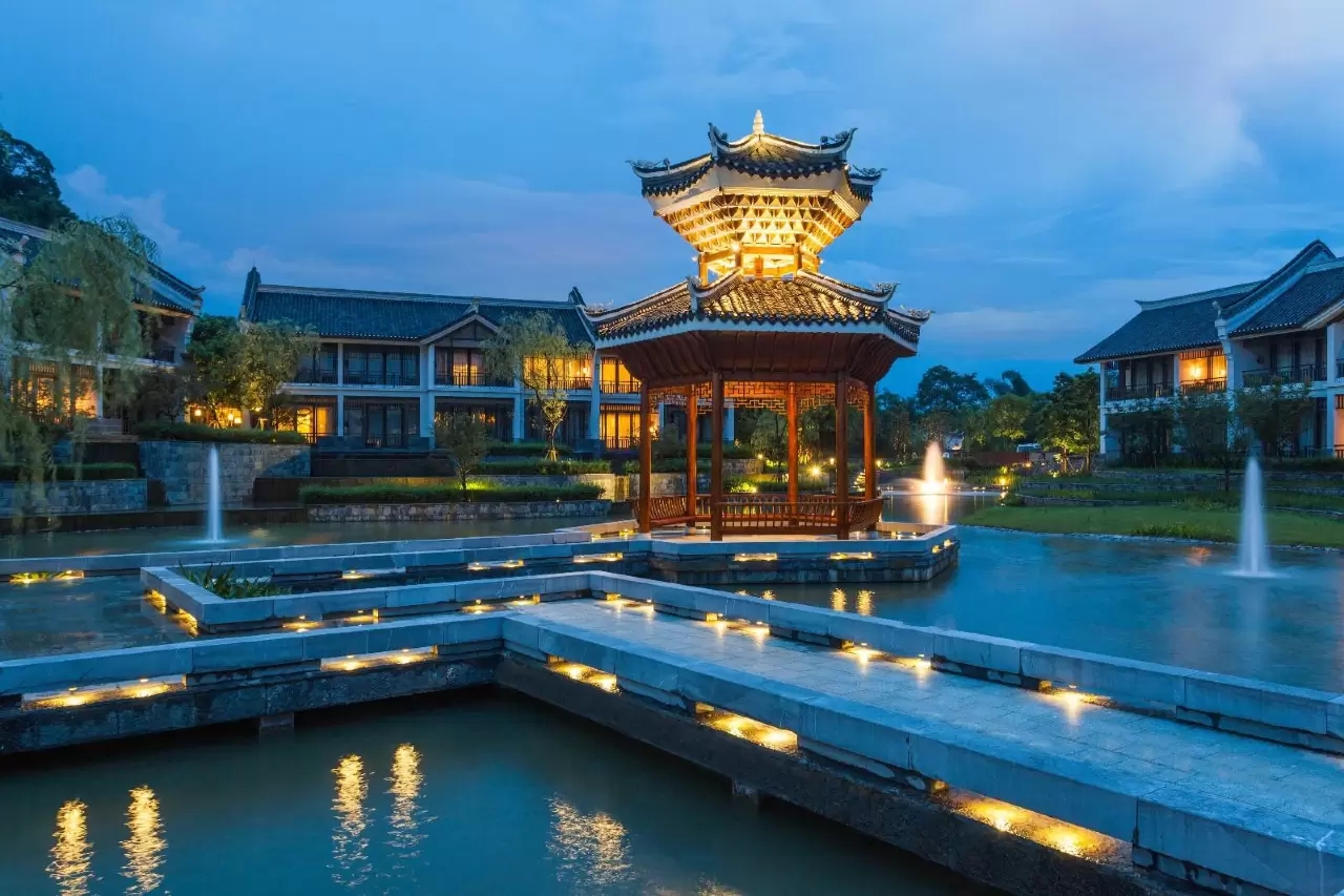 阳朔悦榕庄住宿,阳朔悦榕庄漓江边