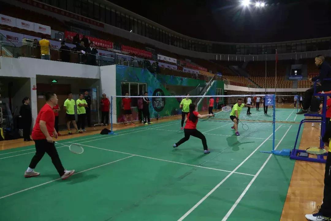 别Young激情，花Young来袭！今天市直机关职工运动会开幕，现场很燃～