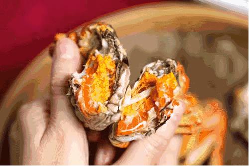 蟹黄的肥美鲜香,蟹黄味蟹香馥郁入口松脆