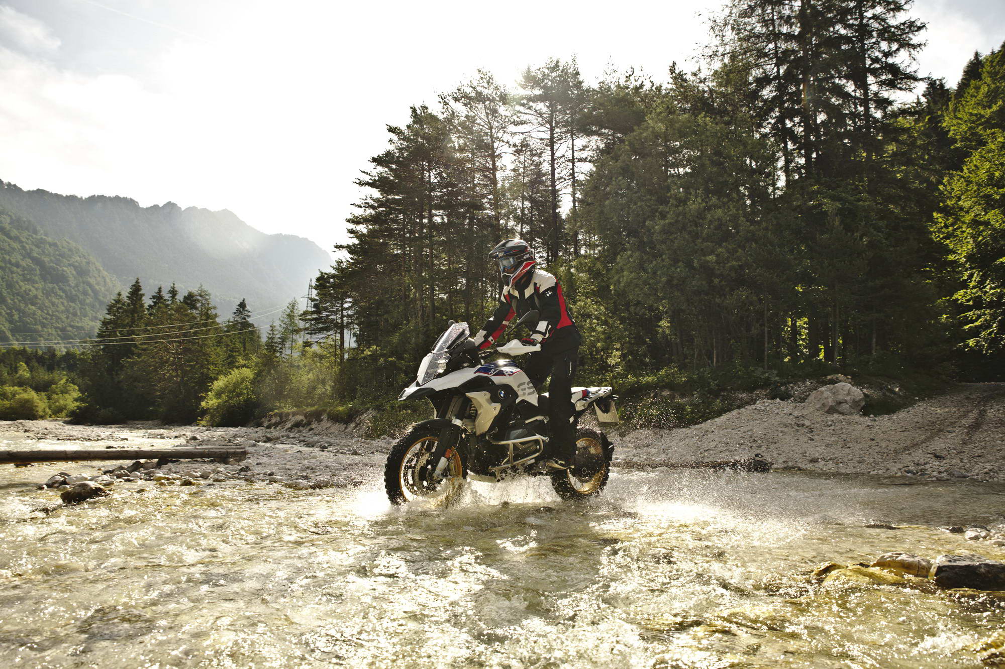 宝马r1250gshp版黑色款,高清宝马r1250gs壁纸