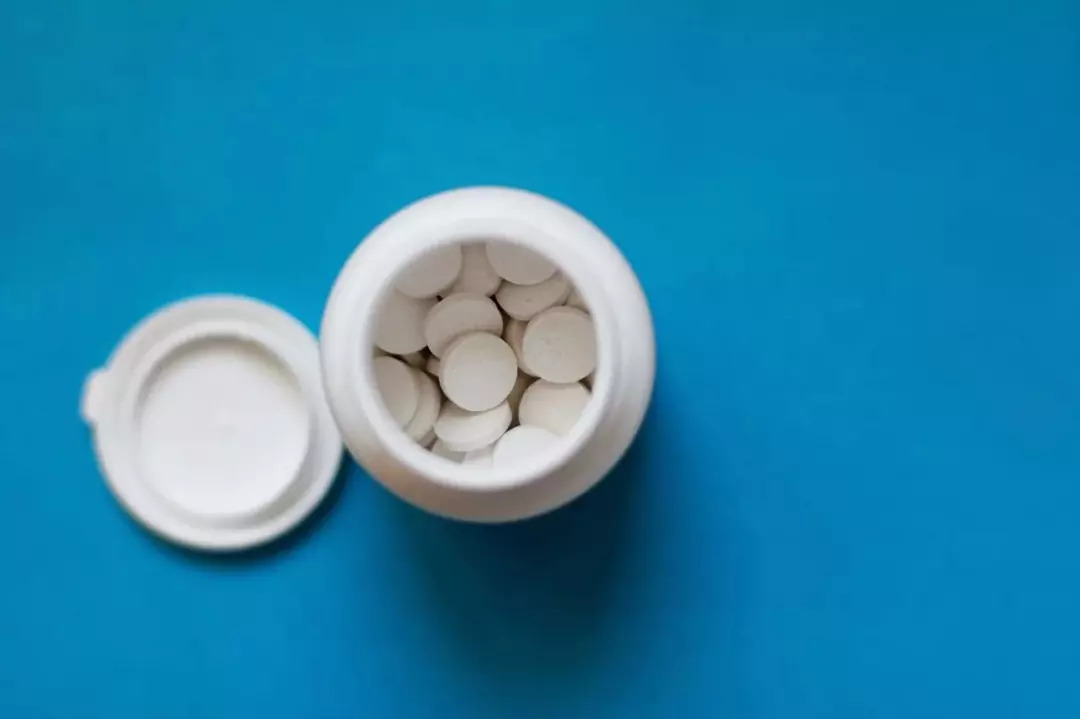 过期的药片丢花盆里花长疯了,这几种过期药片别扔掉放到花盆里