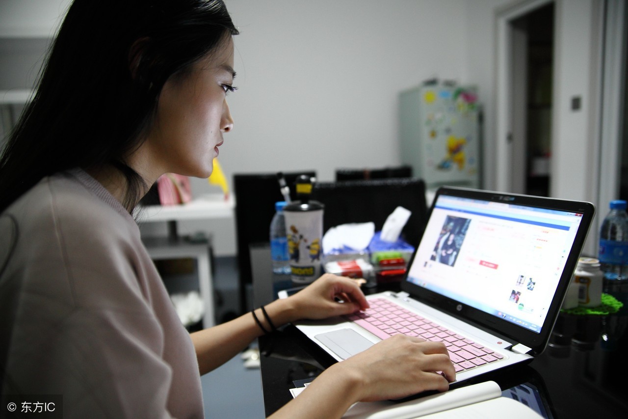 电脑一开机就跳出广告弹窗,电脑开机总显示28秒后启动