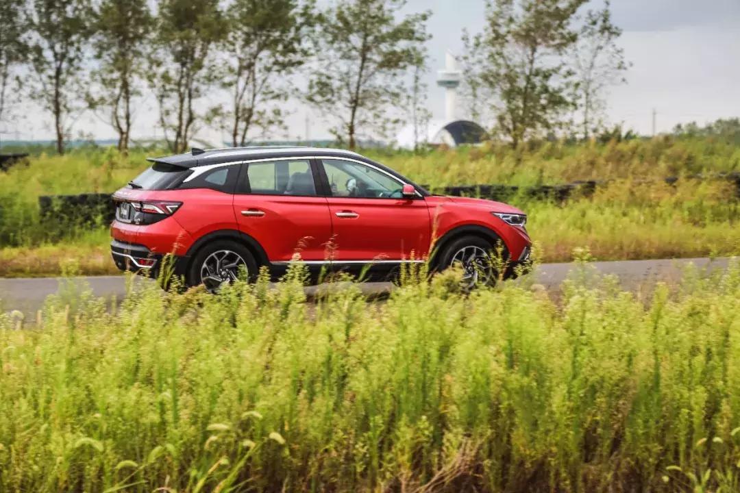 东风风神全新一代ax7动态体验,全新一代东风风神ax7低配版