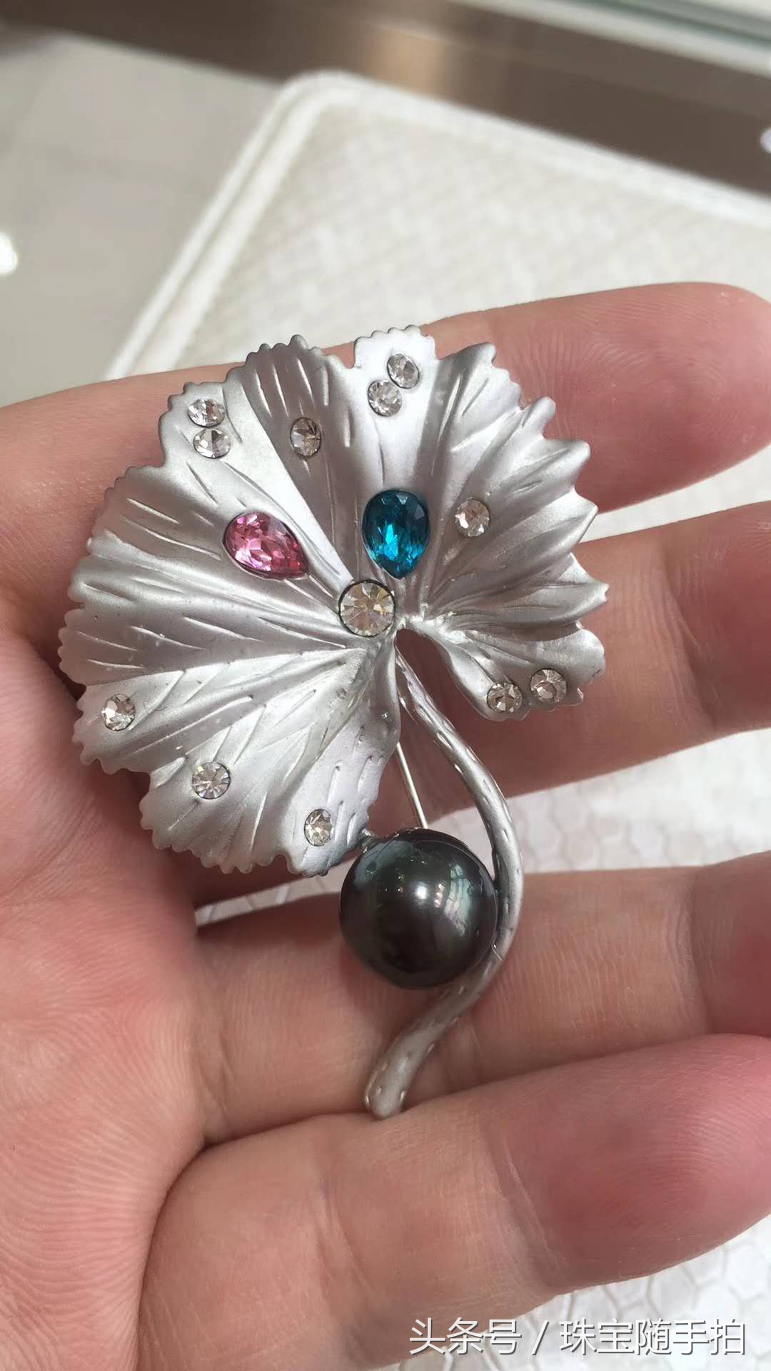 好看的首饰胸针,设计感最好的珍珠首饰