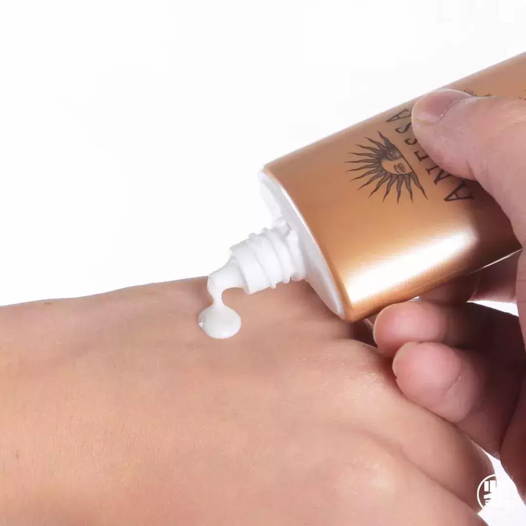 变美吃东西,变美吃了一个凉馒头