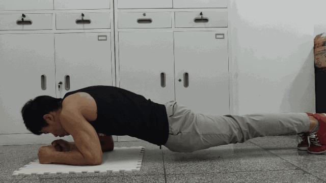 马甲线平板支撑能练成吗,马甲线单单平板支撑可以练出来吗