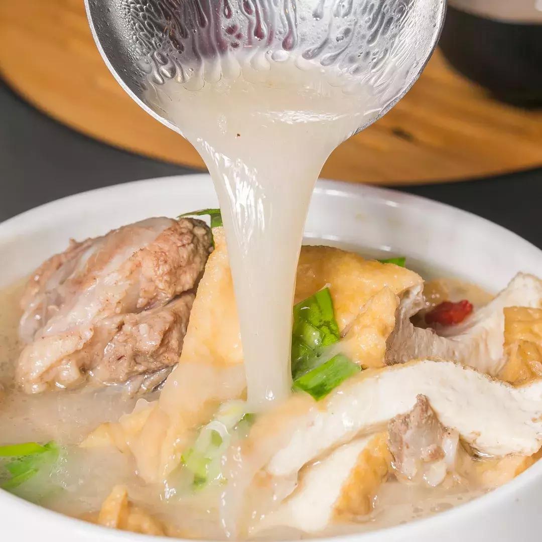 6.8折！陆家嘴惊现1家“网黄餐厅”，人均40+吃哭老板！