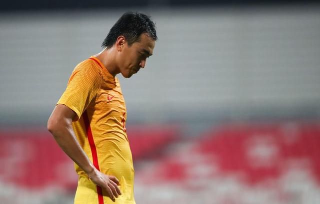 中国足球为什么不行？深圳外援道破天机：球员缺乏斗志，冲突不停