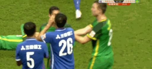 中国足球为什么不行？深圳外援道破天机：球员缺乏斗志，冲突不停