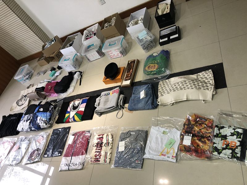 警方刚刚查获！苏州人朋友圈代购的爱马仕、Gucci可能是假的……（附“中国*疮痤**周”中奖名单）