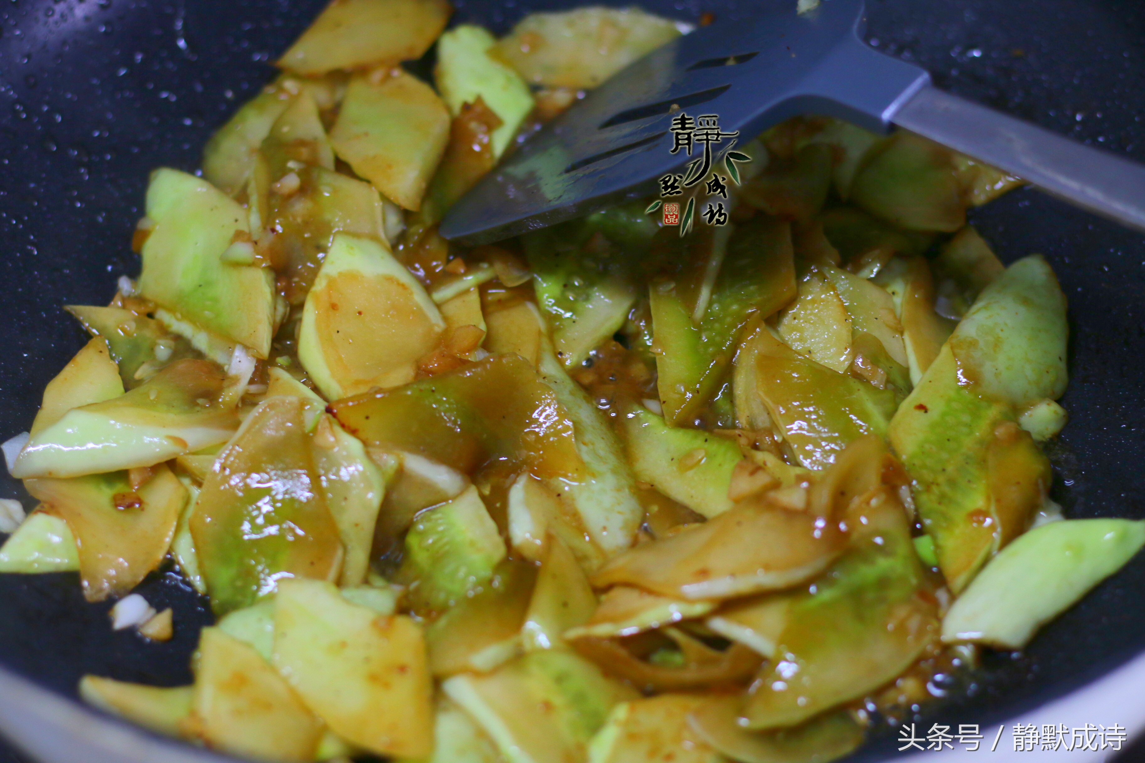 黄瓜这样做超级下饭简单易学,黄瓜老了怎么腌制好吃