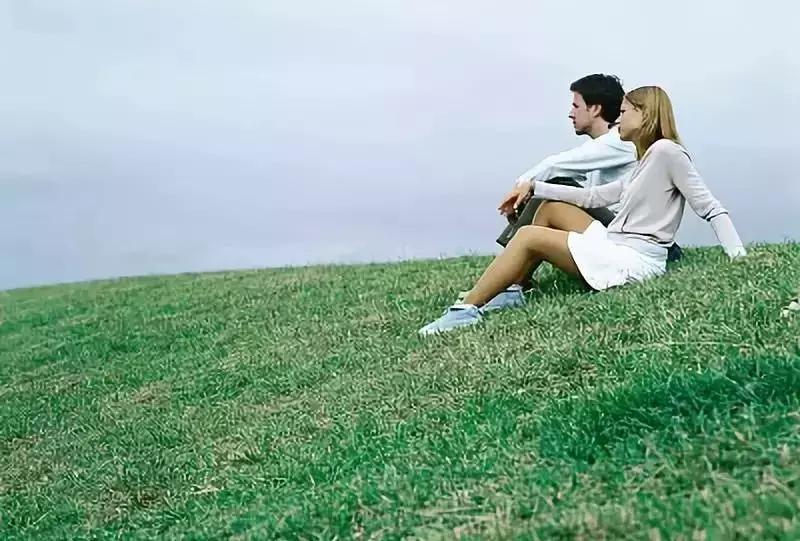 一个男人说他想静静是想分手了吗,男人说想一个人静静我该找他吗