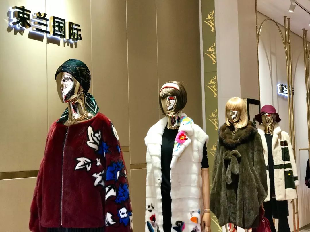 换季了衣服要怎么买最划算,换季了买衣服